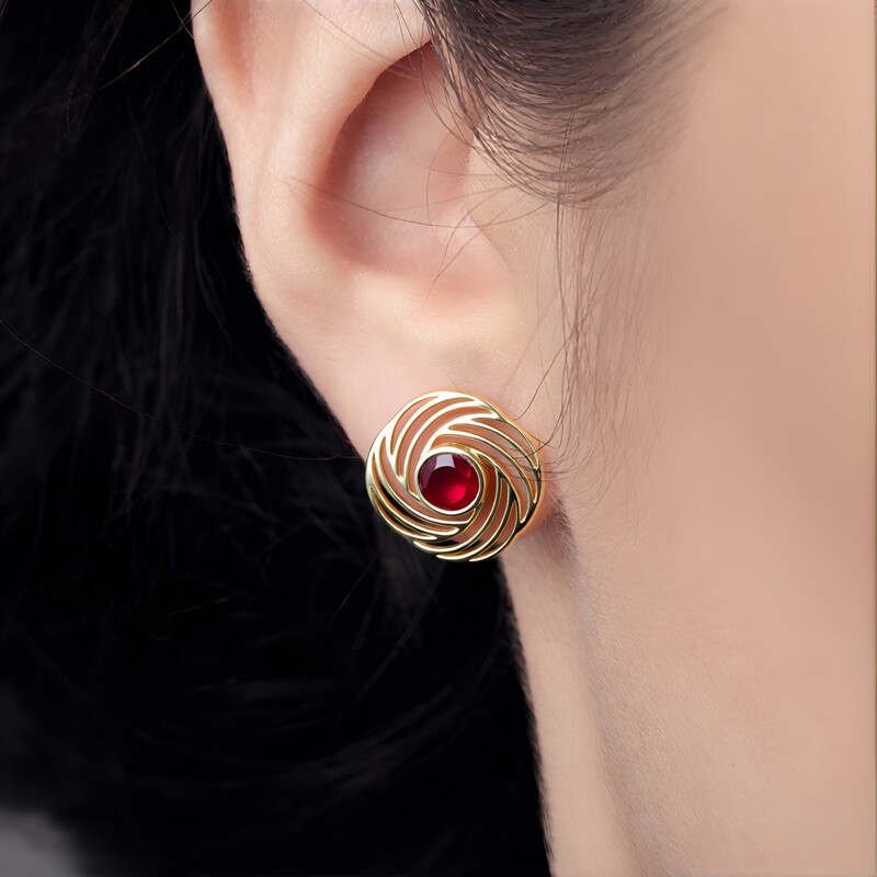 Madagaskar-Rubin-Goldohrringe (Ornaments by de Melo)