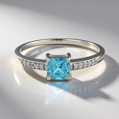 Anello in argento con Zircone Ratanakiri