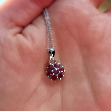 Collar en plata con Rubí