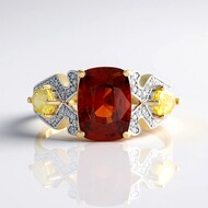 Anello in oro con Spessartina (SUHANA)