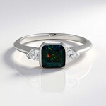 Zilveren ring met een Mezezo opaal (de Melo Essence)