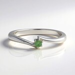 Anello in argento con Demantoide del Madagascar (John Ferry)