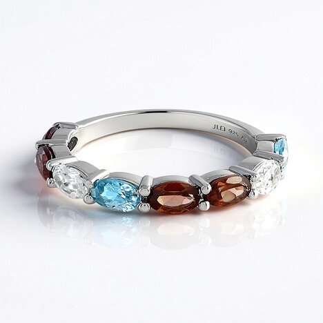 Anello in argento con Zircone Ratanakiri