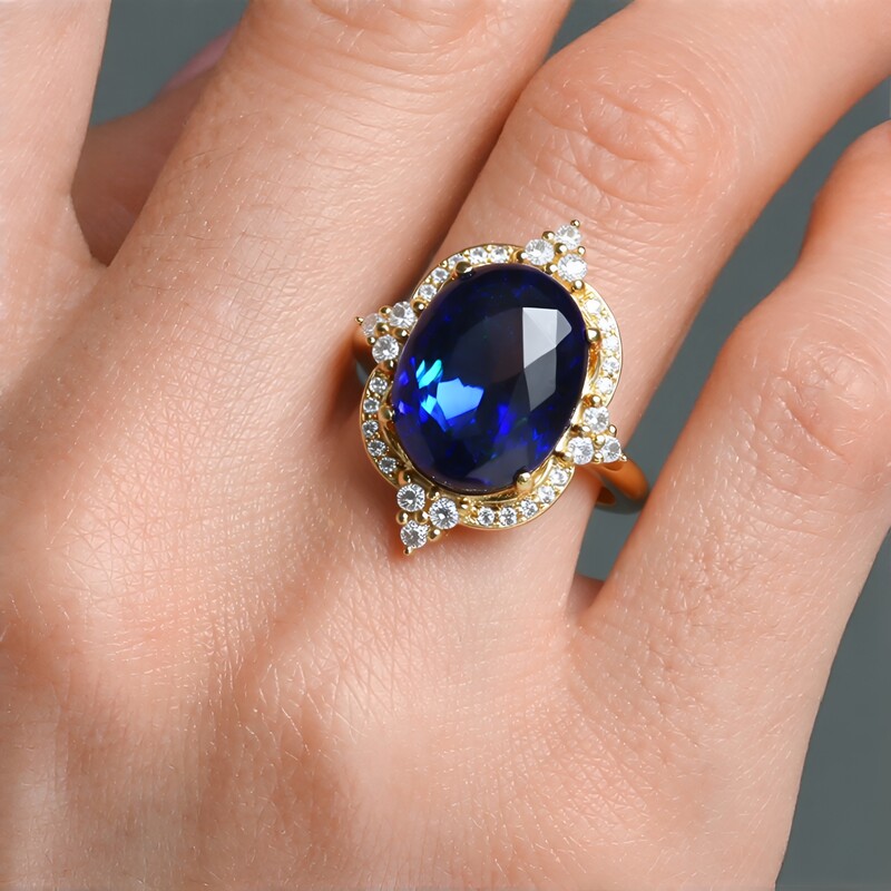 Anillo en plata con Ópalo de Mezezo (Adela Silber)