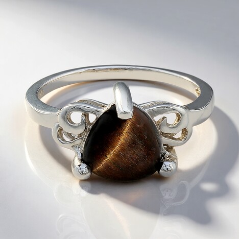 Anello in argento con Occhio di Tigre Rosso