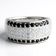 Bague en argent et Spinelle noir