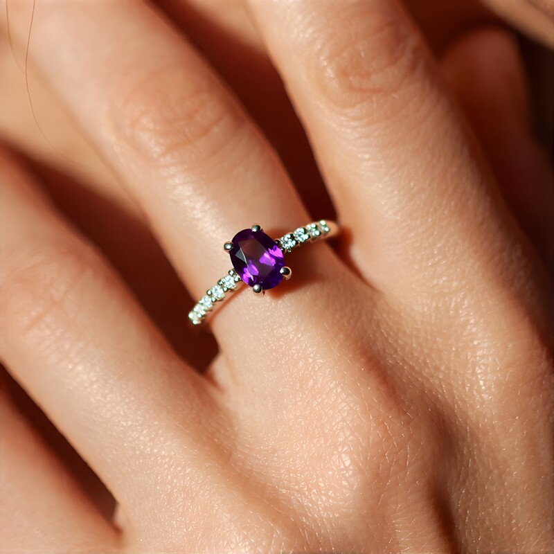 Anillo en plata con Amatista