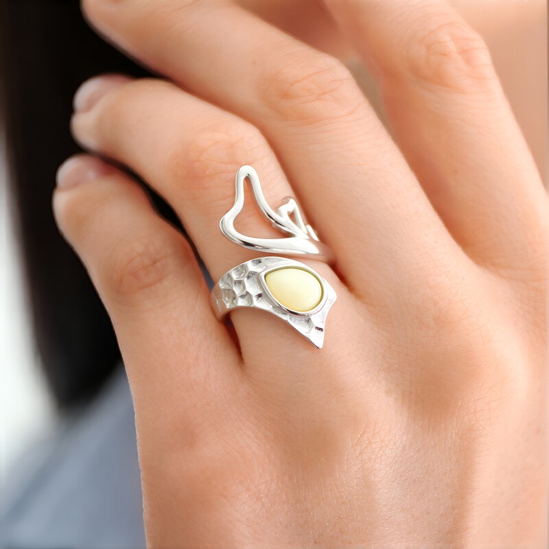 Anello in argento con Opale di Welo (TPC)