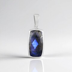 Ciondolo in argento con Labradorite Blu Maniry (KM by Juwelo)