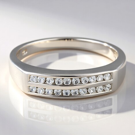 Anello in argento con Zircone