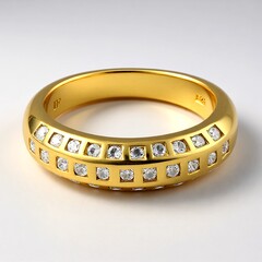 Anello placcato in oro con Zaffiro Bianco