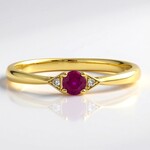 Anello in oro con Rubino Mozambico AAA