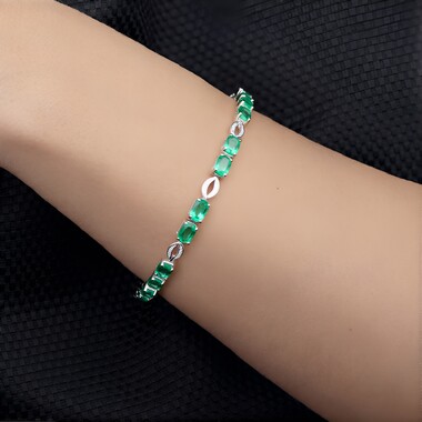 Brazalete en plata con Esmeralda de Zambia