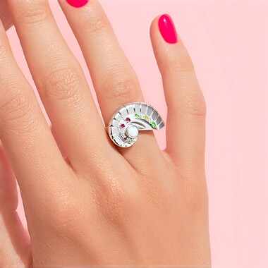 Zilveren ring met een Welo-opaal (SAELOCANA)