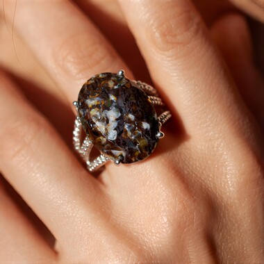 Anillo en plata con Cuarzo Dinosaurio