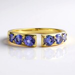Anello in oro con Tanzanite (KM by Juwelo)