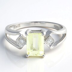 Anello placcato in platino con Kunzite Canarino