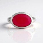 Bague en argent et Calcedoine framboise