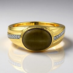 Anello in oro con Apatite Occhio di Gatto (Tenner Diniz)
