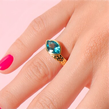 Bague en or et Zircon de Ratanakiri (Ornaments by de Melo)
