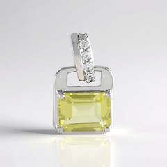 Ciondolo in argento con Quarzo Ouro Verde