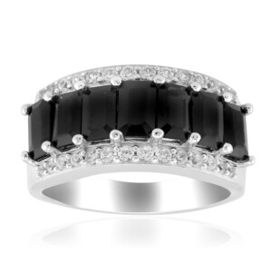 Anello in argento con Zaffiro Nero