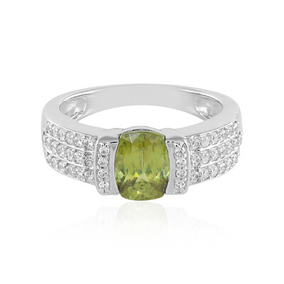 Anello in oro con Sfene