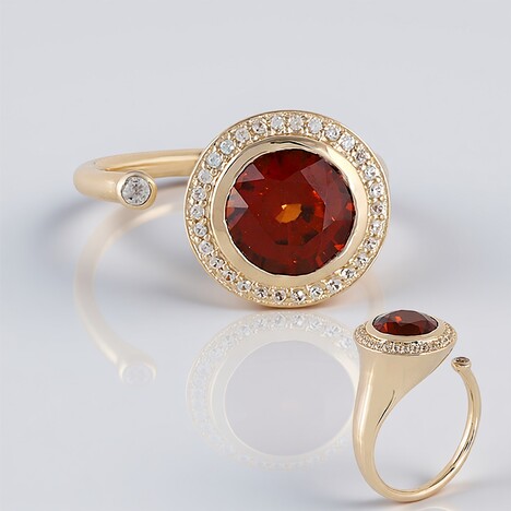 Anello in oro con Granato Essonite