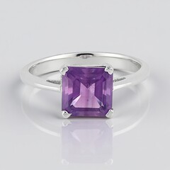 Anello in argento con Ametista Siberiana