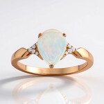 Anello in oro con Opale di Welo AAA
