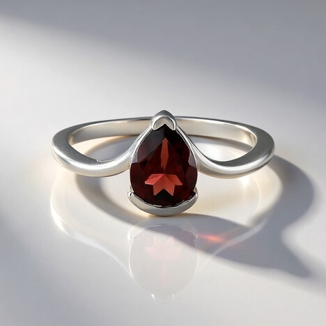 Anello in argento con Granato d’India