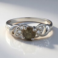 Anillo en plata con Espectrolita