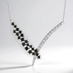 Collana in argento con Spinello Nero