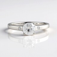 Anillo en plata con Zircón (Adela Silber)