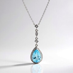 Collana in argento con Topazio Blu Cielo