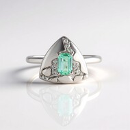 Zilveren ring met een Paraiba kleurige smaragd (SAELOCANA)