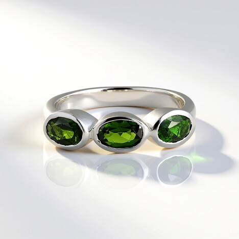 Bague en argent et Diopside de Russie