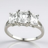 Anillo en plata con Danburita