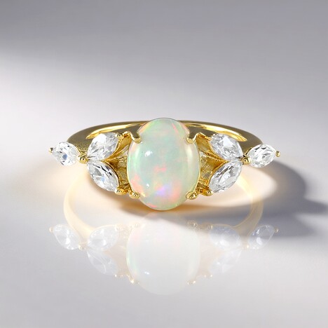 Anello in oro con Opale di Welo