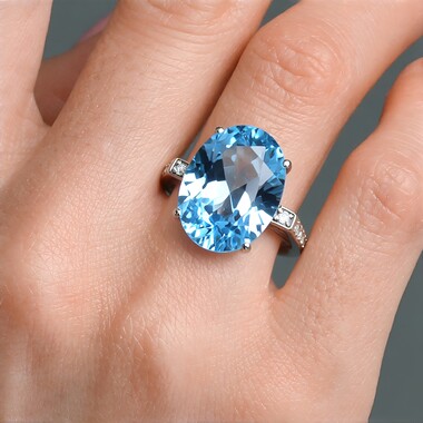 Anello in argento con Topazio Blu Cielo