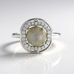 Anello in argento con Labradorite rosa Maniry
