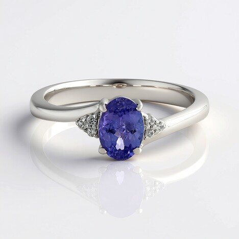 Anello in argento con Tanzanite