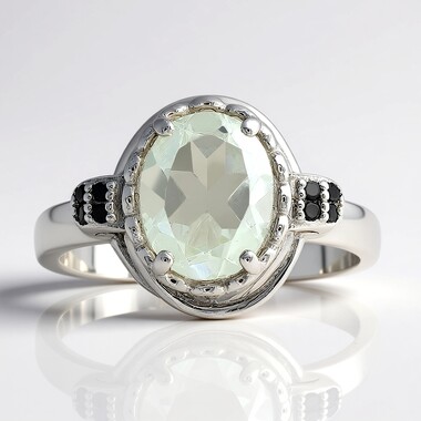 Anillo en plata con Amatista verde