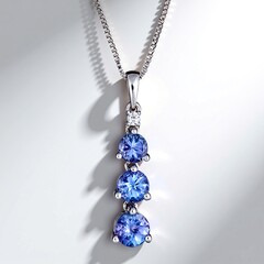 Collana in oro con Tanzanite AAA