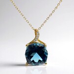 Collana in oro con Topazio Blu Londra (CIRARI)
