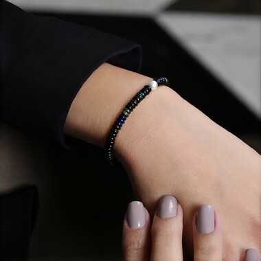Brazalete en acero con Ópalo de Mezezo (Riya)
