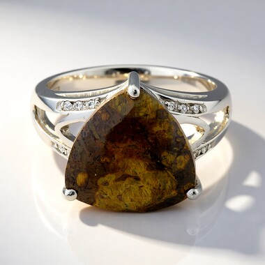 Anillo en plata con Cuarzo Dinosaurio
