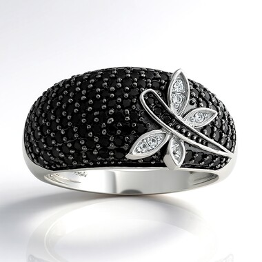 Anillo en plata con Espinela negra