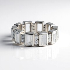 Anello in argento con Petalite