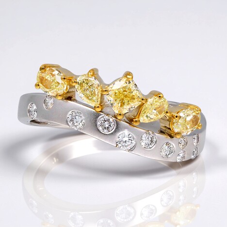Anello in oro con Diamante Giallo SI2 (CIRARI)